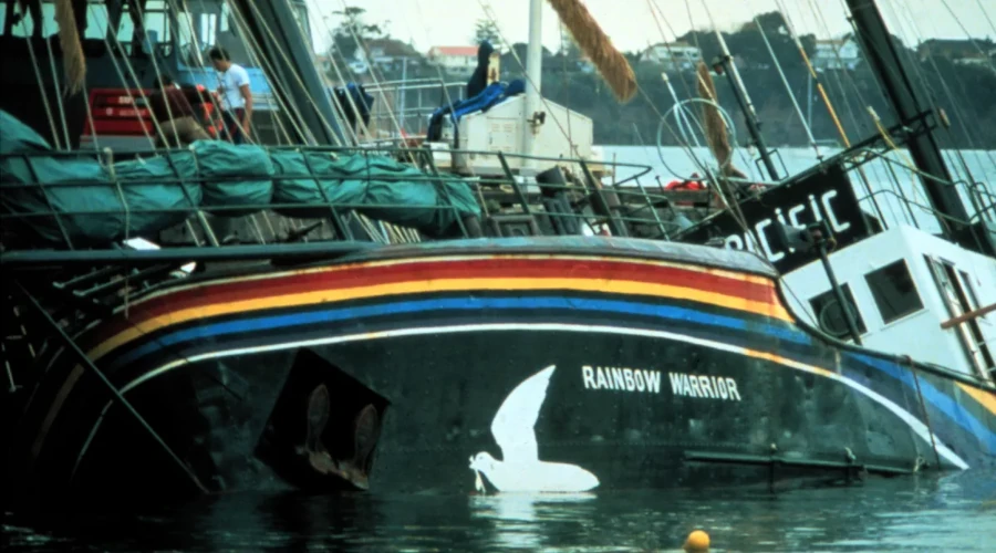Qui a coulé le Rainbow Warrior ?
